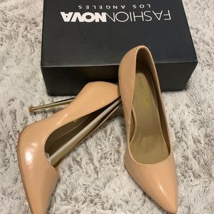 Woman Pumps